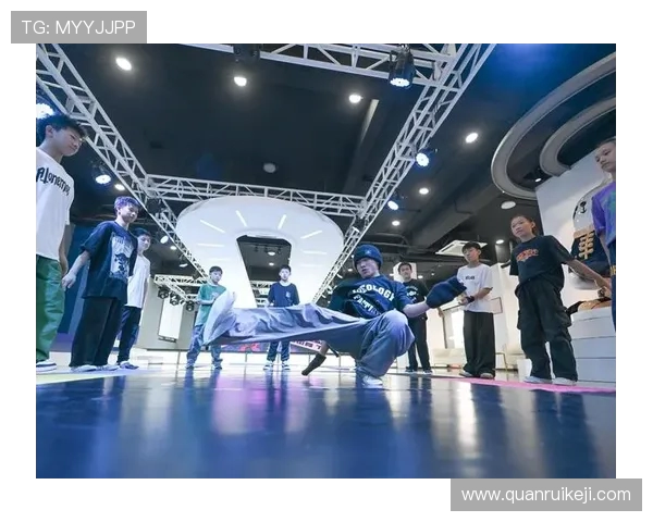 武汉滑板队在世界街舞大赛中的团队协作表现精彩纷呈引人注目